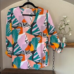 JODIFL Pink and Multicolor Graphic V-neck Blouse, size S